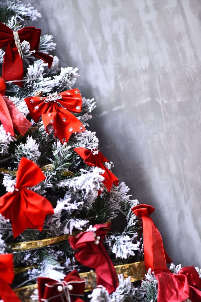 21 Christmas Tree Decorating Ideas